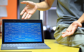 本溪 ,php声明和调用变量的符号是什么？